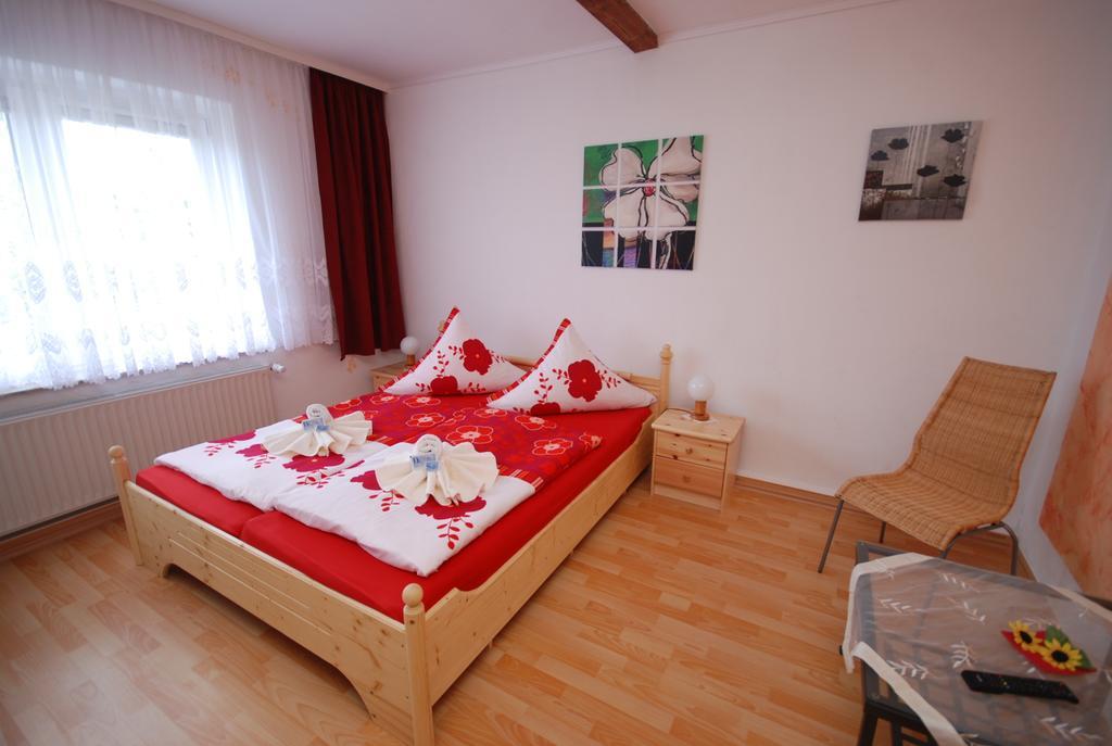Landpension Bielatal - Raum Room photo